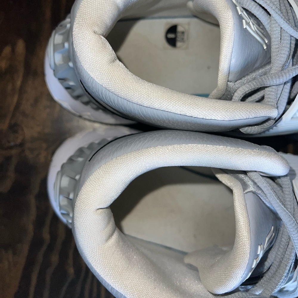 Nike Kyrie 6 Team ‘Wolf Grey’ Size 8 View 5